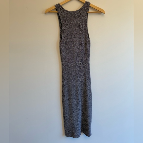 Sleeveless Sweater Dress - Picture 3 of 5